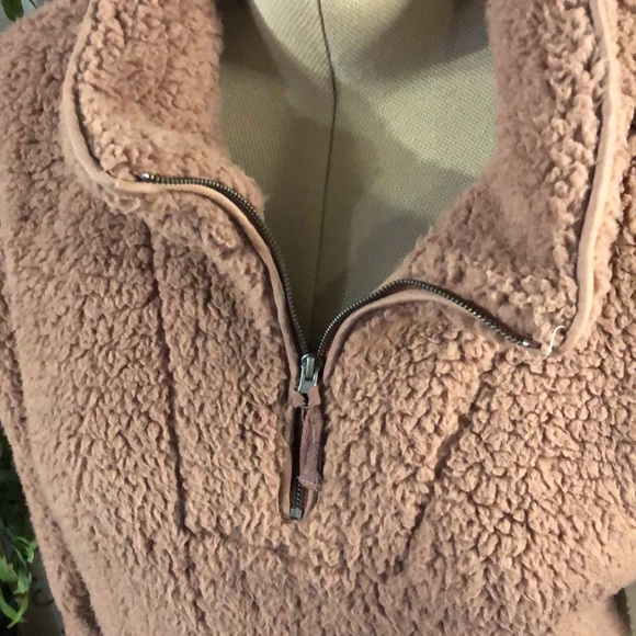 Fuzzy half zip - Picture 2 of 5